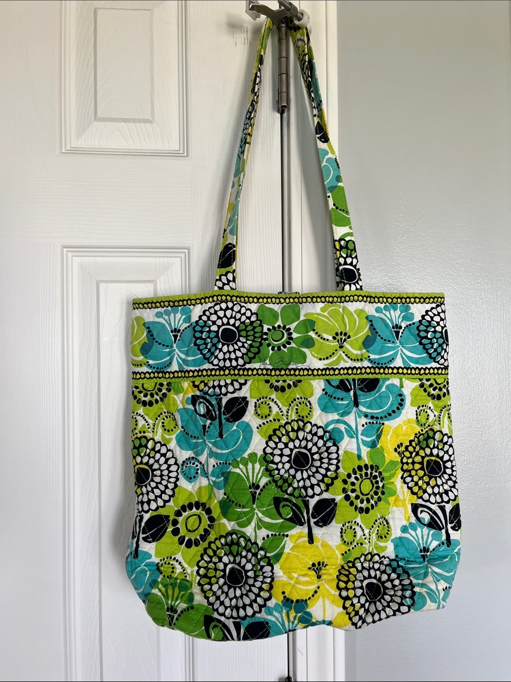 Vera Bradley Quilted Floral Tote Bag in Green and Teal flowers sunflowers 🌻 - Picture 5 of 13